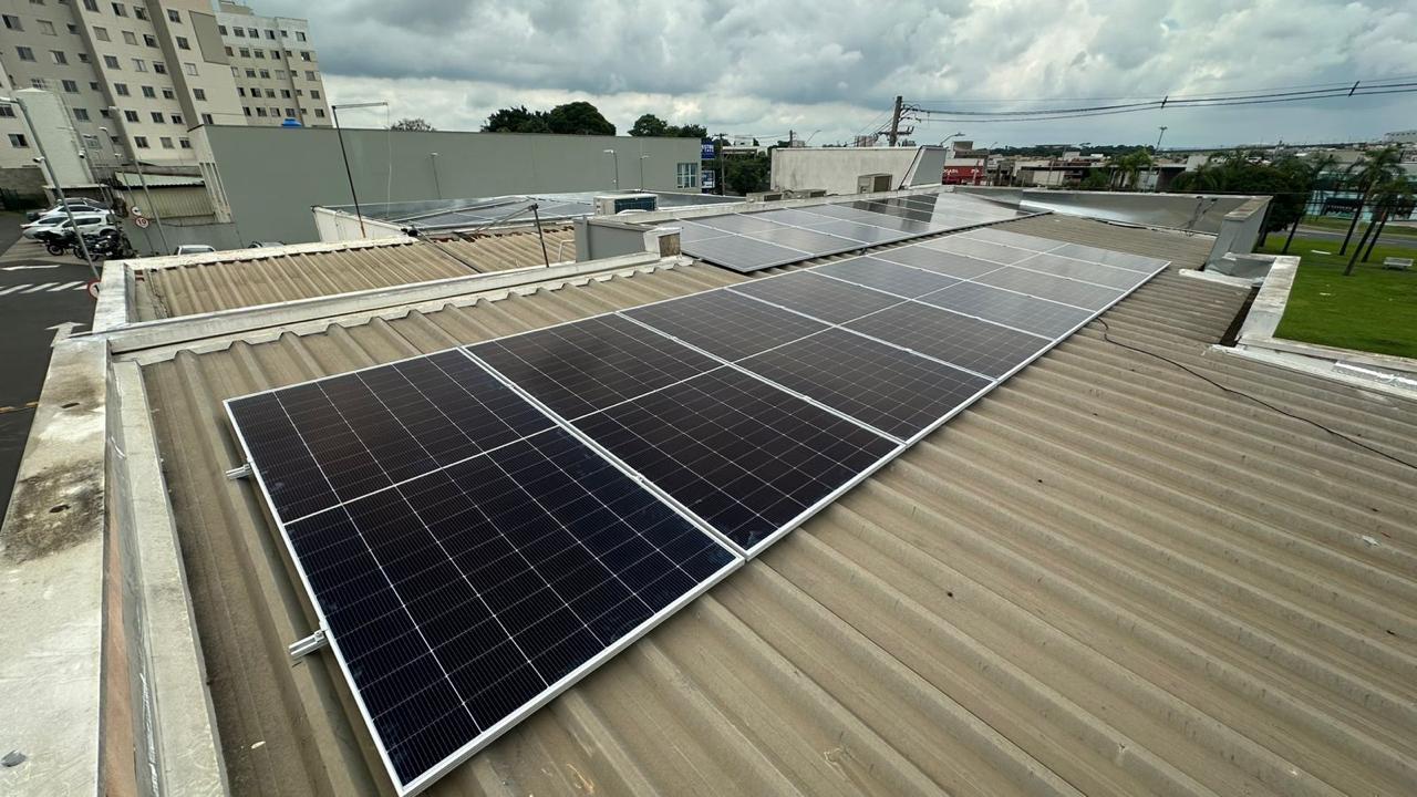 Empresa em Campinas — usina no telhado Usina solar no telhado de prédio comercial em Campinas